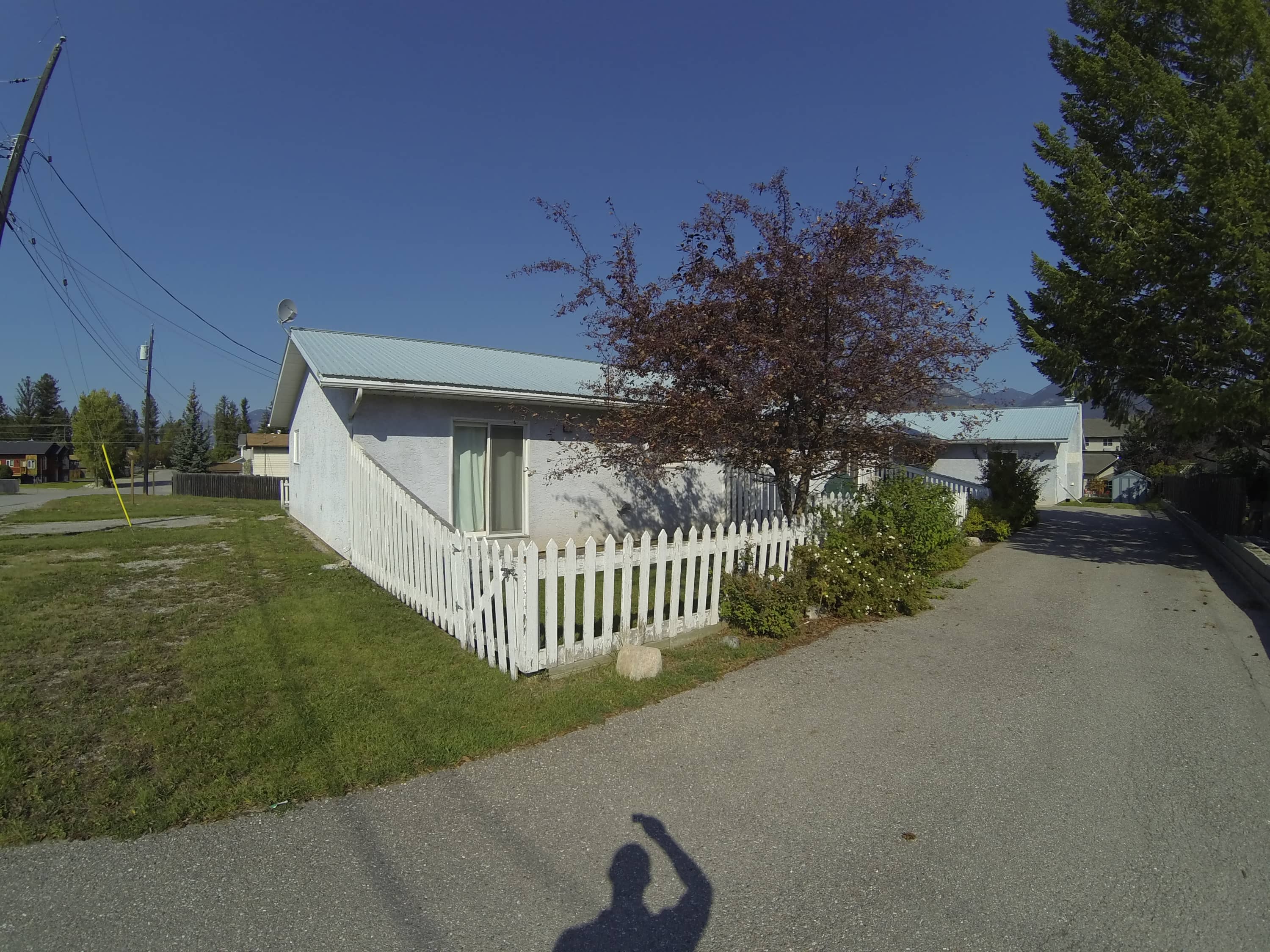 2 BEDROOM, 1 BATHROOM UNFURNISHED APARTMENT IN INVERMERE, BC Unit 613