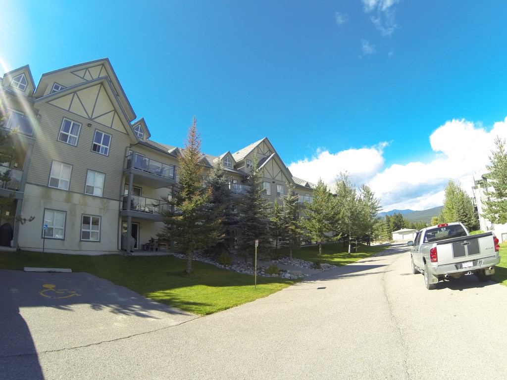 2 BDRM, 2 BTH CONDO RADIUM PEAKS 109 Green Door Property Management