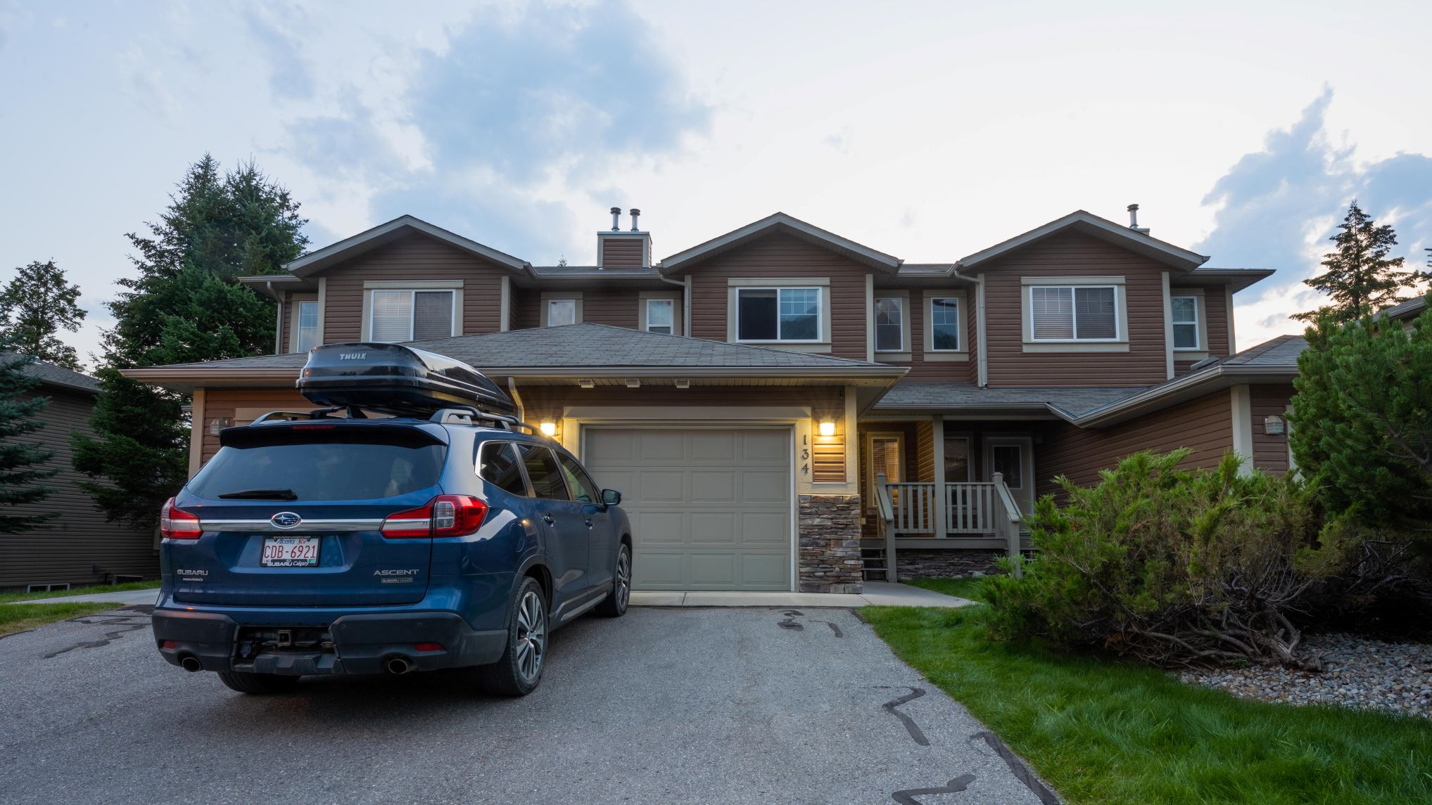 4 BEDROOM, 2.5 BATHROOM, FURNISHED TOWNHOME WITH GARAGE AT THE