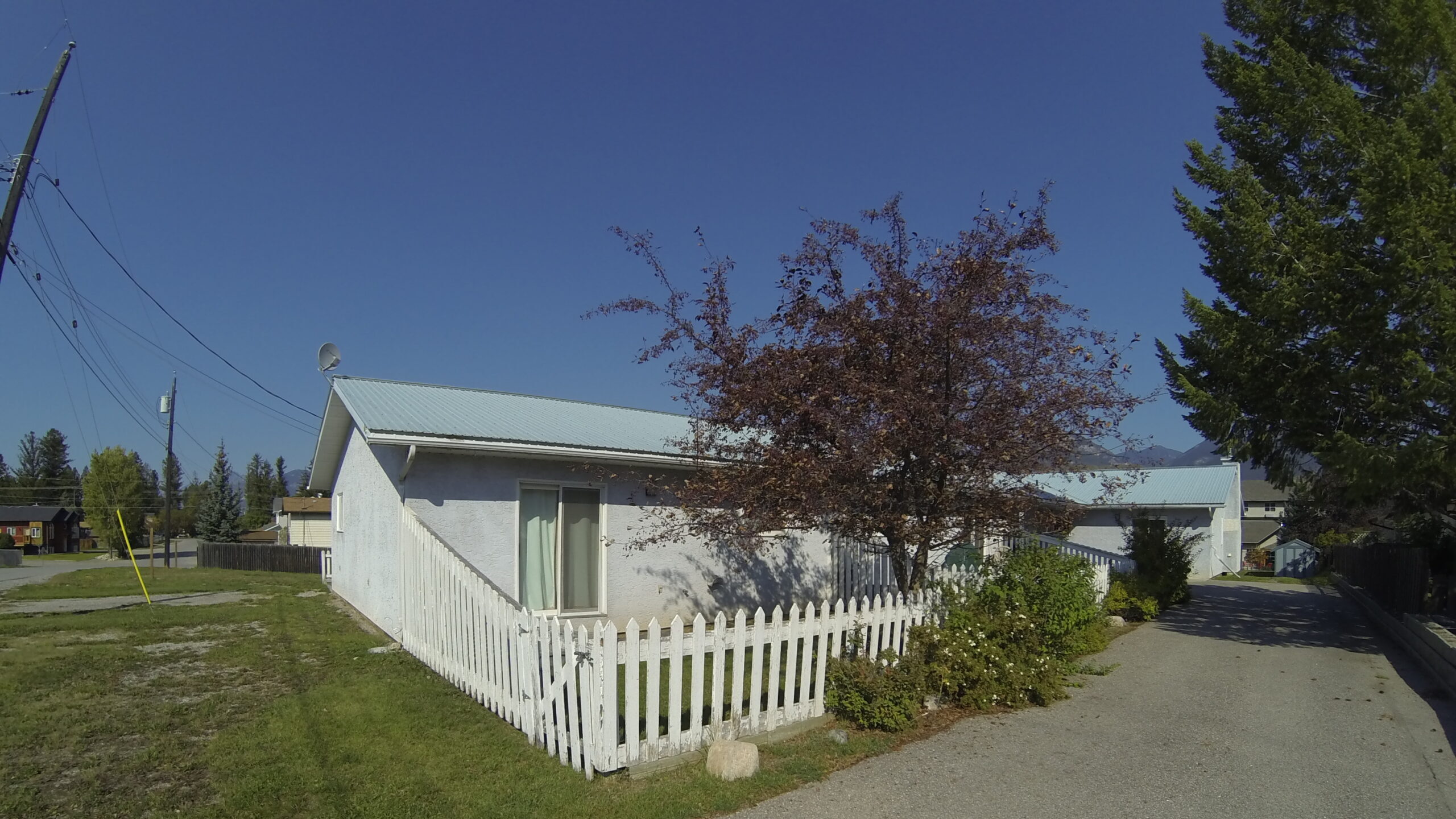 2 BEDROOM, 1 BATHROOM, UNFURNISHED APARTMENT IN INVERMERE, BC Unit 613